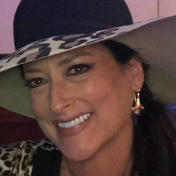 Meet your Posher, Michelle - Picture 2 of 7